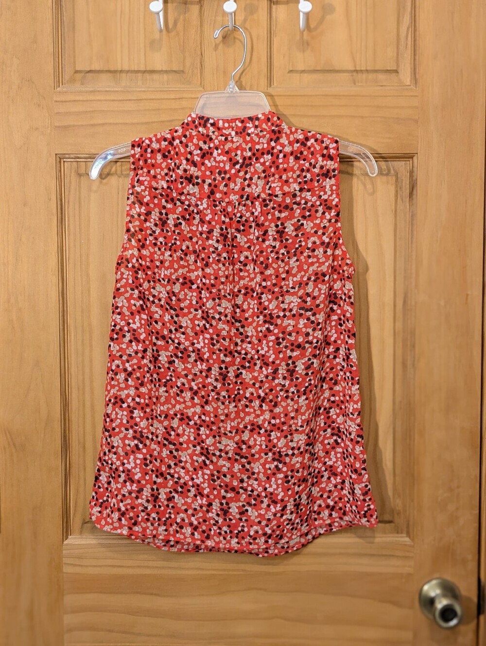 Banana Republic Top Blouse Women's XS Sleeveless Red Black Polka Dot Pintuck - Picture 4 of 10